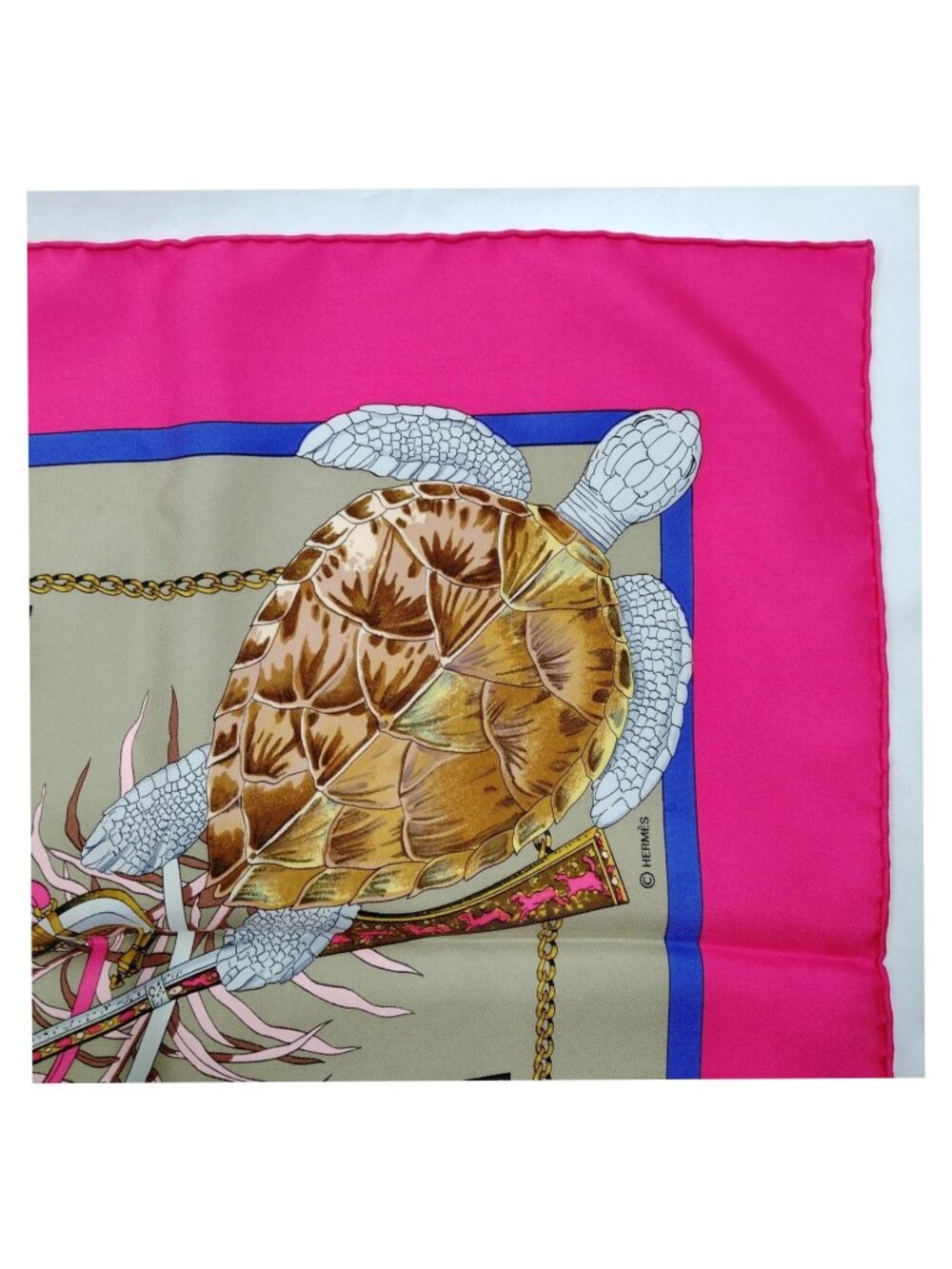 Authentic Hermès Chasses Exotiques Carré 90 Silk Scarf Pink Multicolor - Picture 5 of 10